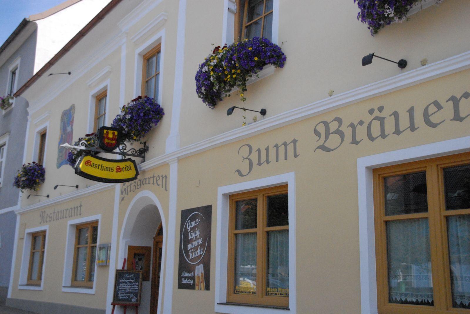 Aussenansicht des Restaurants, Gasthaus zum Bräuer, Seidl Hermine, Restaurant in Neumarkt in der Steiermark, Bezirk Murau